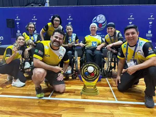 Foto expondo o time de bocha campeão brasileiro